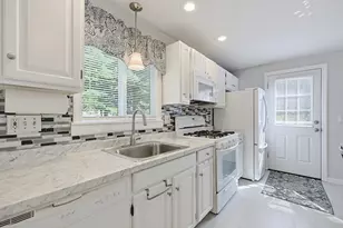 14 Carol Dr, Franklin, MA 02038 - Photo 3