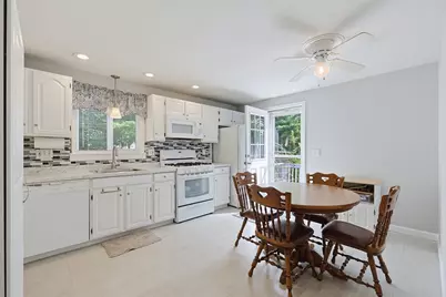 14 Carol Dr #14, Franklin, MA 02038 - Photo 5