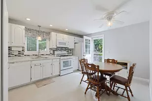 14 Carol Dr, Franklin, MA 02038 - Photo 5