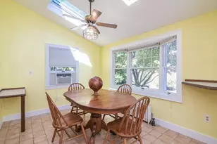 32 Elmwood Ave, Longmeadow, MA 01106 - Photo 15