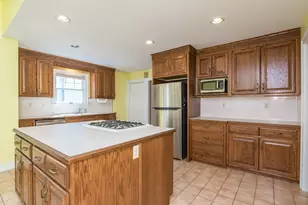 32 Elmwood Ave, Longmeadow, MA 01106 - Photo 13