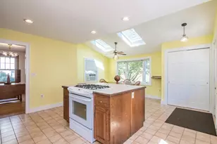 32 Elmwood Ave, Longmeadow, MA 01106 - Photo 11