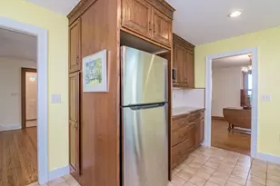 32 Elmwood Ave, Longmeadow, MA 01106 - Photo 17
