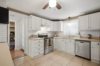 43 Corona St, Springfield, MA 01104 - Photo 11
