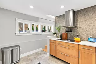 16 Wenham St, Danvers, MA 01923 - Photo 11