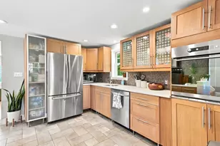 16 Wenham St, Danvers, MA 01923 - Photo 9