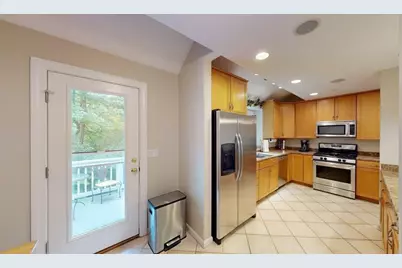 660 Thacher #14-02, Attleboro, MA 02703 - Photo 9
