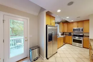 660 Thacher, Attleboro, MA 02703 - Photo 9
