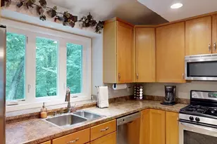 660 Thacher, Attleboro, MA 02703 - Photo 7