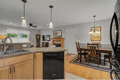 4 McKinley Ave, Easthampton, MA 01027 - Photo 7