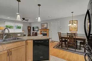 4 McKinley Ave, Easthampton, MA 01027 - Photo 7