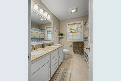 4 McKinley Ave, Easthampton, MA 01027 - Photo 17