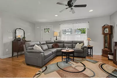4 McKinley Ave, Easthampton, MA 01027 - Photo 9