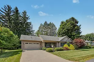 4 McKinley Ave, Easthampton, MA 01027 - Photo 1