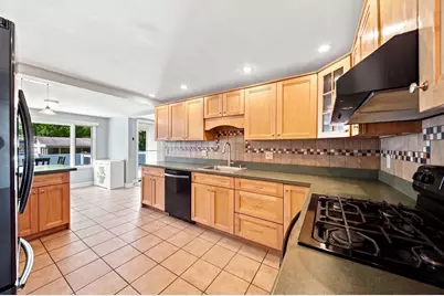 107 Sylvan St, Danvers, MA 01923 - Photo 7
