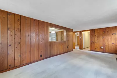 1 Freeman Ave, Webster, MA 01570 - Photo 11