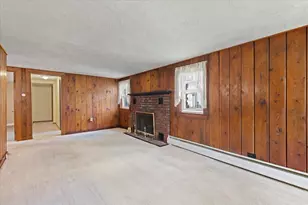 1 Freeman Ave, Webster, MA 01570 - Photo 9