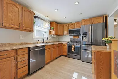 8 Pontiac Rd, Walpole, MA 02081 - Photo 9