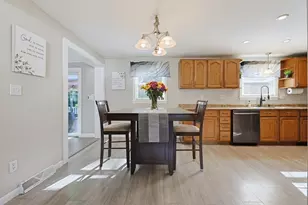 8 Pontiac Rd, Walpole, MA 02081 - Photo 7