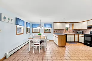 53 Evergreen St, Saugus, MA 01906 - Photo 7