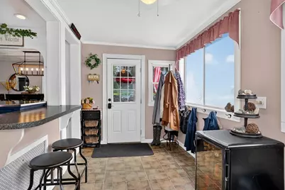 18 Ellis St, Woburn, MA 01801 - Photo 11