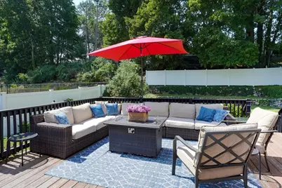 18 Ellis St, Woburn, MA 01801 - Photo 3
