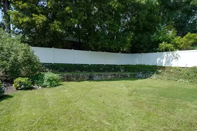 18 Ellis St, Woburn, MA 01801 - Photo 9