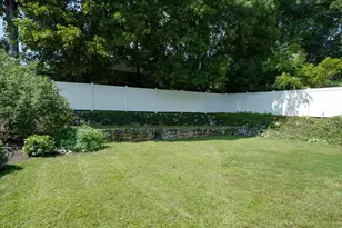 18 Ellis St, Woburn, MA 01801 - Photo 9
