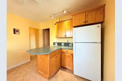 7 Pembroke St, Medford, MA 02155 - Photo 13