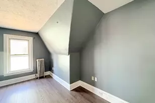 7 Pembroke St, Medford, MA 02155 - Photo 21