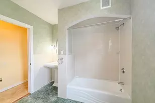 7 Pembroke St, Medford, MA 02155 - Photo 15