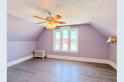 7 Pembroke St, Medford, MA 02155 - Photo 17