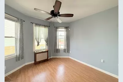7 Pembroke St, Medford, MA 02155 - Photo 11