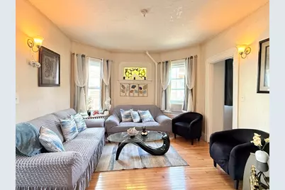 7 Pembroke St, Medford, MA 02155 - Photo 27
