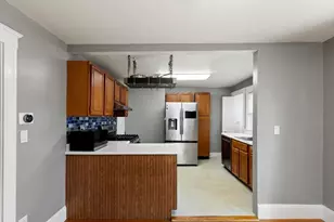 7 Lawrence St, Beverly, MA 01915 - Photo 9