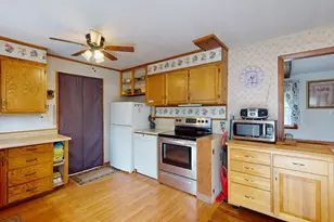 81 Vernon St, Greenfield, MA 01301 - Photo 9