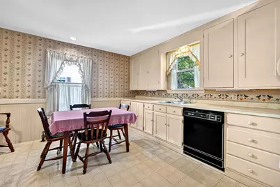 26 Hartford St, Bedford, MA 01730 - Photo 11