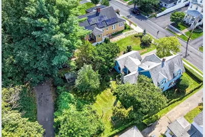 26 Hartford St, Bedford, MA 01730 - Photo 25
