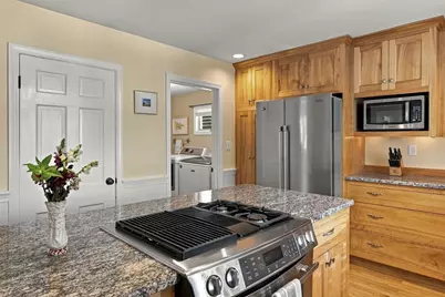 18 Jackson St, Newburyport, MA 01950 - Photo 15
