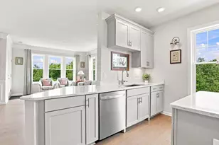 4 Francis Dr, Andover, MA 01810 - Photo 3
