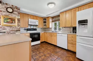 8 Colgate Rd, Beverly, MA 01915 - Photo 5