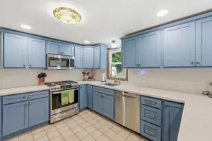 7 Hawthorne St, Grafton, MA 01536 - Photo 11