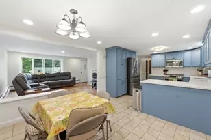 7 Hawthorne St, Grafton, MA 01536 - Photo 9