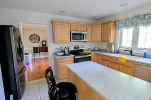 38 Lake St, Spencer, MA 01562 - Photo 3