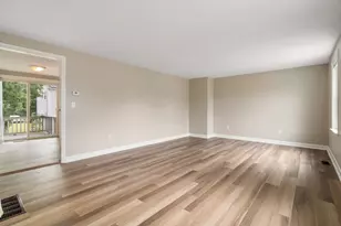 28 Harriet Thayer Dr, Attleboro, MA 02703 - Photo 3