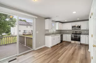 28 Harriet Thayer Dr, Attleboro, MA 02703 - Photo 7