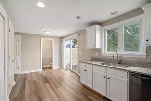 28 Harriet Thayer Dr, Attleboro, MA 02703 - Photo 9