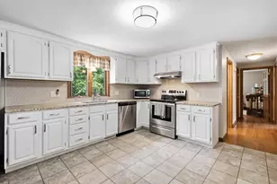 35 Charles St, Hampden, MA 01036 - Photo 7