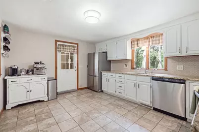 35 Charles St, Hampden, MA 01036 - Photo 9