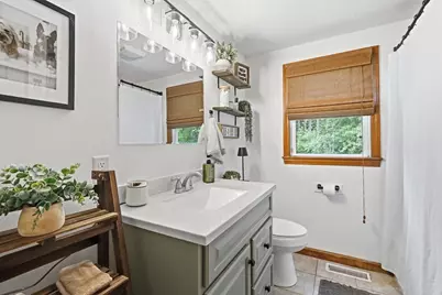 35 Charles St, Hampden, MA 01036 - Photo 17